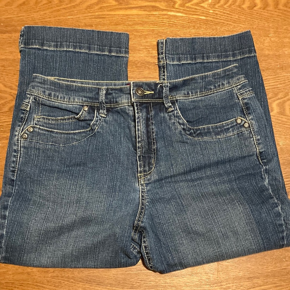Gloria Vanderbilt Women’s Denim Capris (size 6)